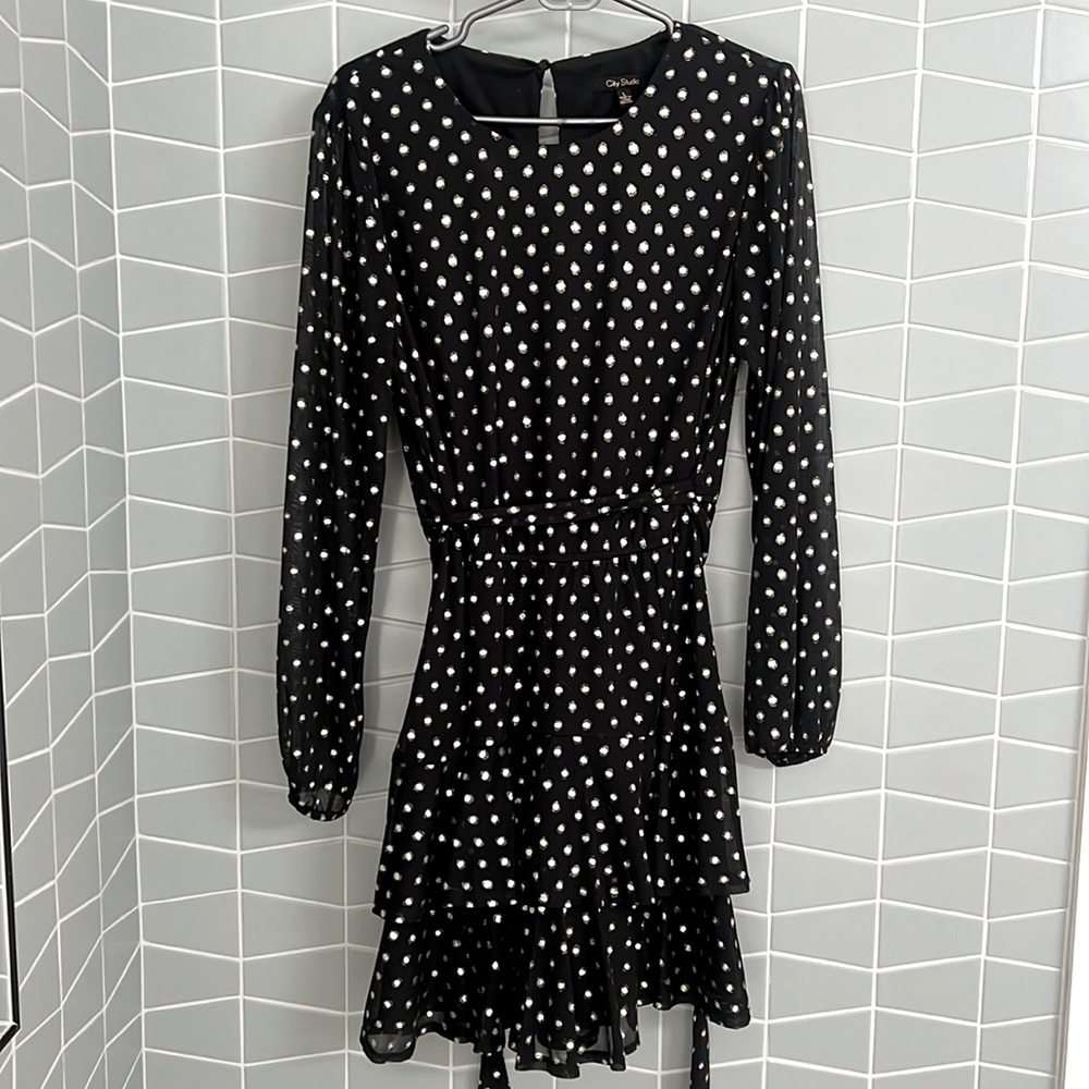 City Studio size large black dress with gold polka dots, sheet sleeves